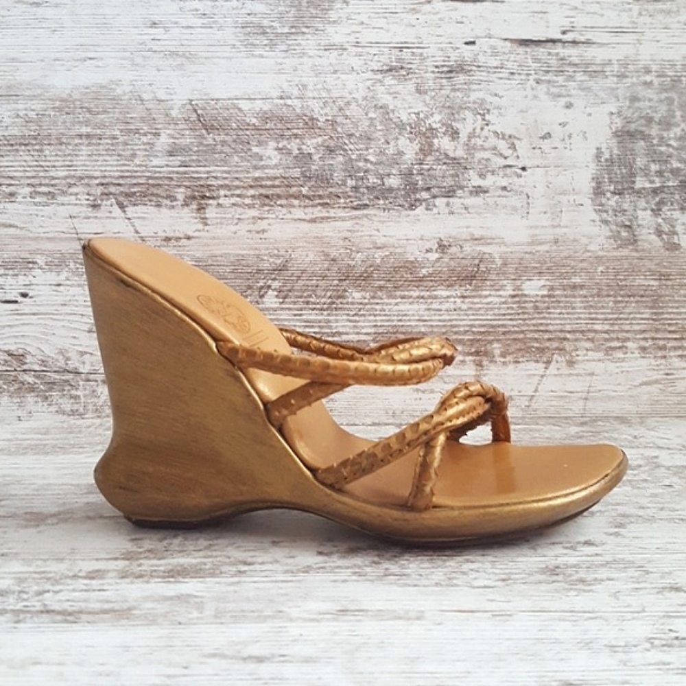 NWOT Gianni Bravo Golden Tan Snakeskin Italian Leather Wedge Sandal